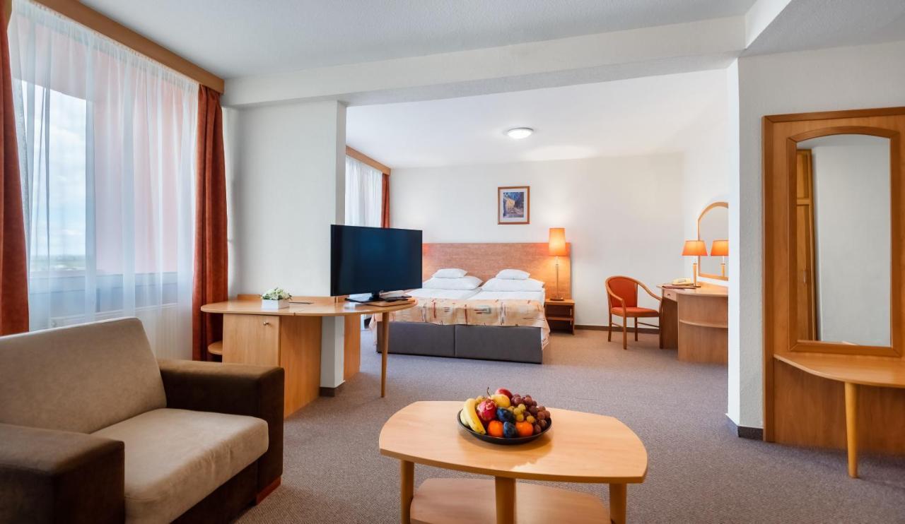 Hunguest Hotel Freya ザラカロシュ エクステリア 写真